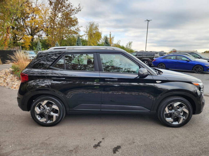 2024 Hyundai Venue SEL