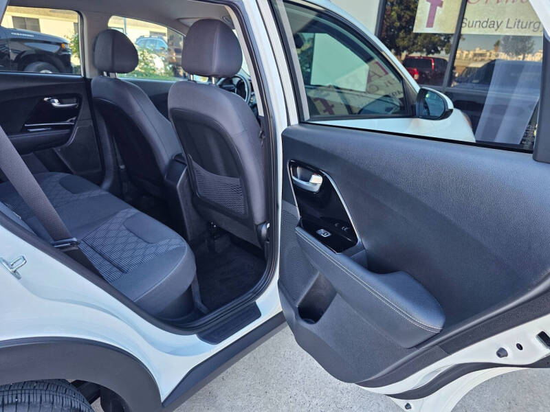 2022 Kia Niro Plug-In Hybrid LXS