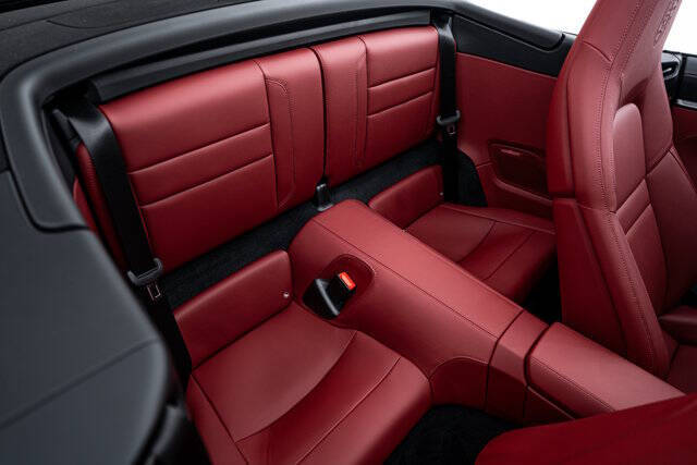 2024 Porsche 911 Carrera