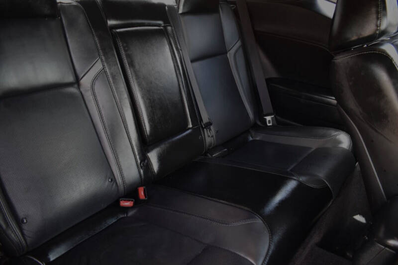 2018 Dodge Challenger SXT Plus