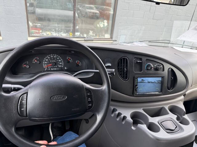 2002 Ford E-Series E-250