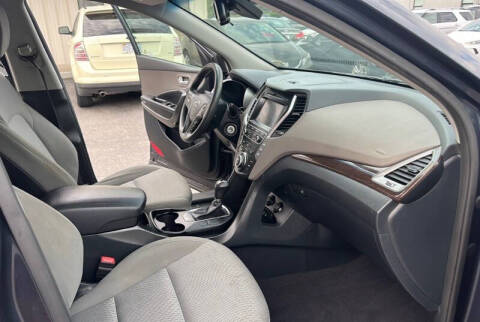 2017 Hyundai Santa Fe SE