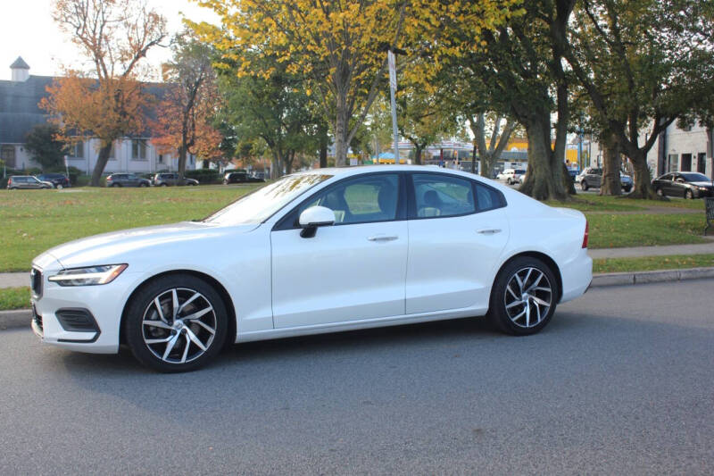 2020 Volvo S60 T5 Momentum
