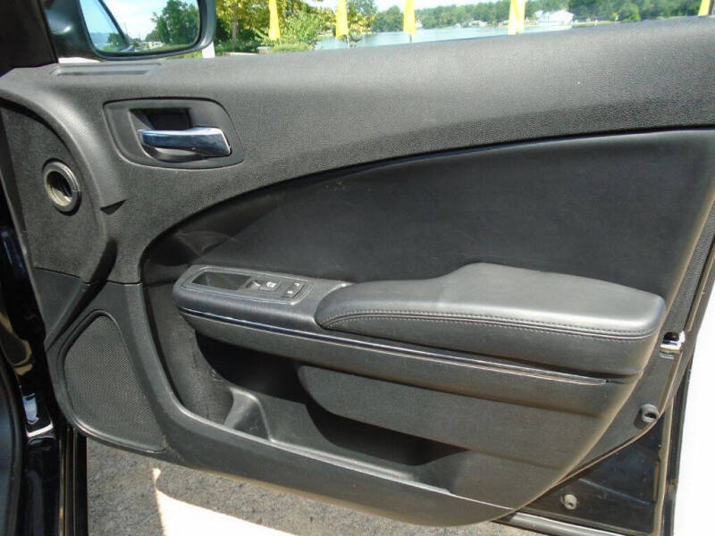 2013 Dodge Charger SE