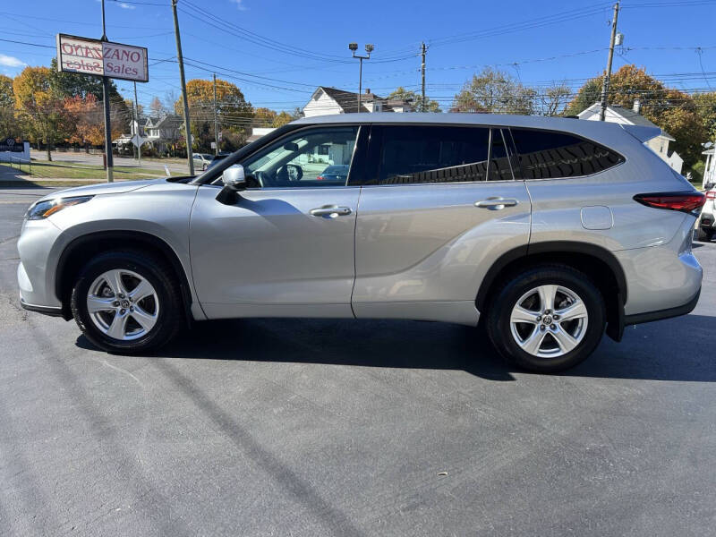 2022 Toyota Highlander LE