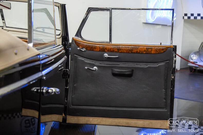 1937 Cadillac Series 85
