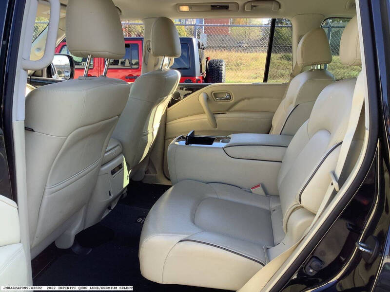 2022 Infiniti QX80 Luxe