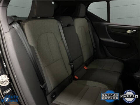 2025 Volvo XC40 B5 Core Bright Theme