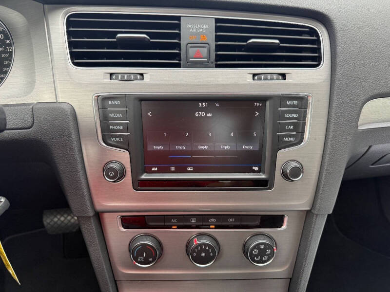 2017 Volkswagen Golf TSI S