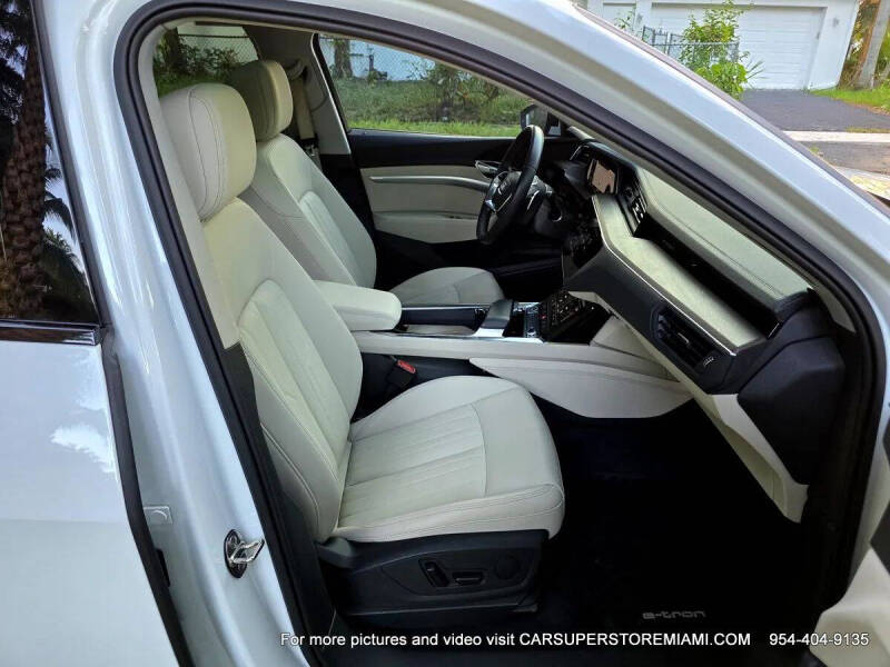 2021 Audi e-tron quattro Premium