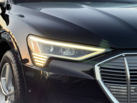 2019 Audi e-tron quattro Premium Plus