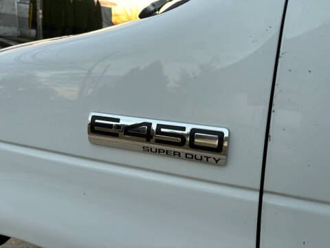 2013 Ford E-Series E-450 SD