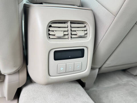 2009 Cadillac DTS Luxury 6-Passenger