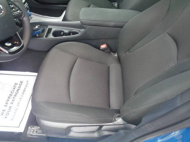 2019 Toyota Prius XLE