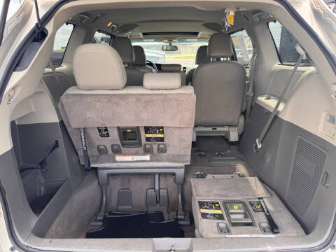 2015 Toyota Sienna XLE 8-Passenger