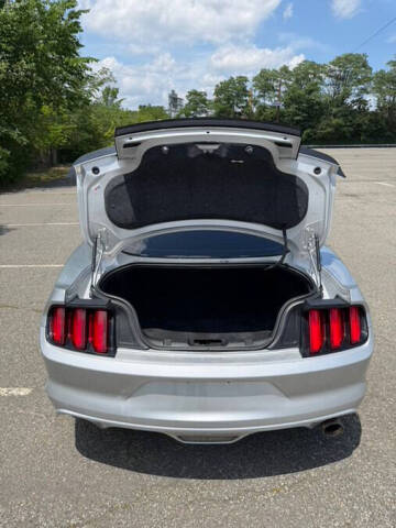 2017 Ford Mustang V6