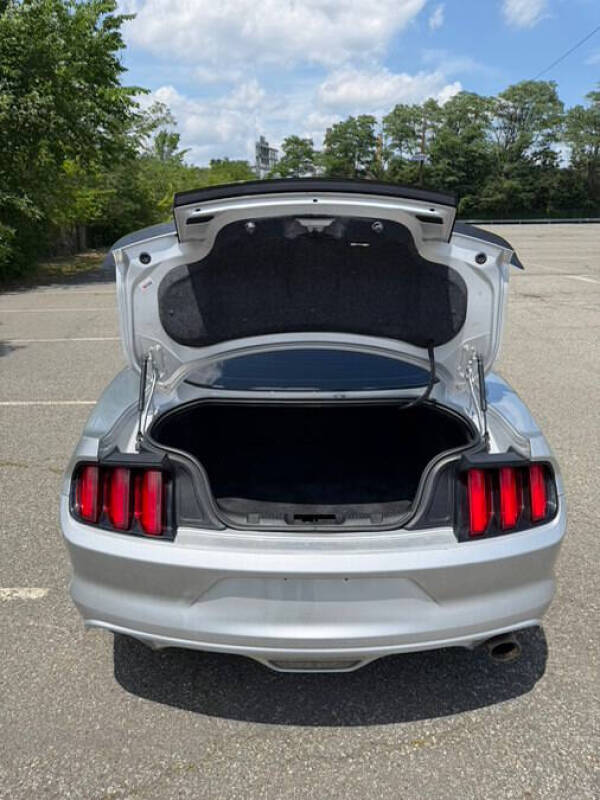 2017 Ford Mustang V6