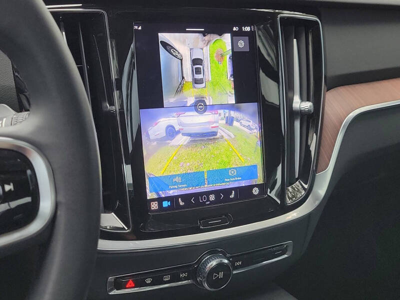 2024 Volvo S60 Recharge T8 Plus Dark Theme