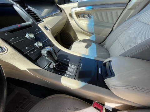 2015 Ford Taurus SEL