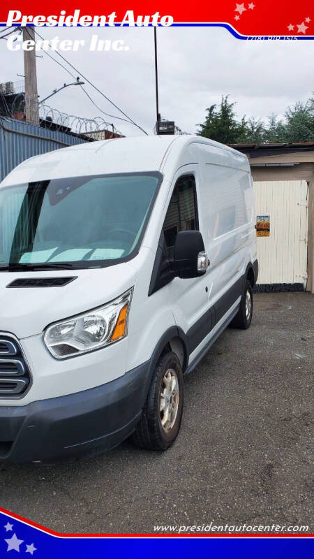 2015 Ford Transit Base's photo