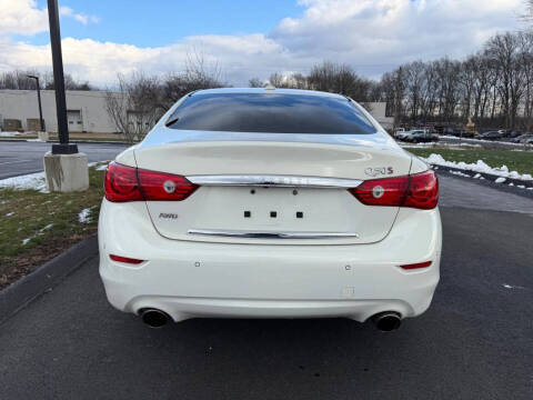 2015 Infiniti Q50