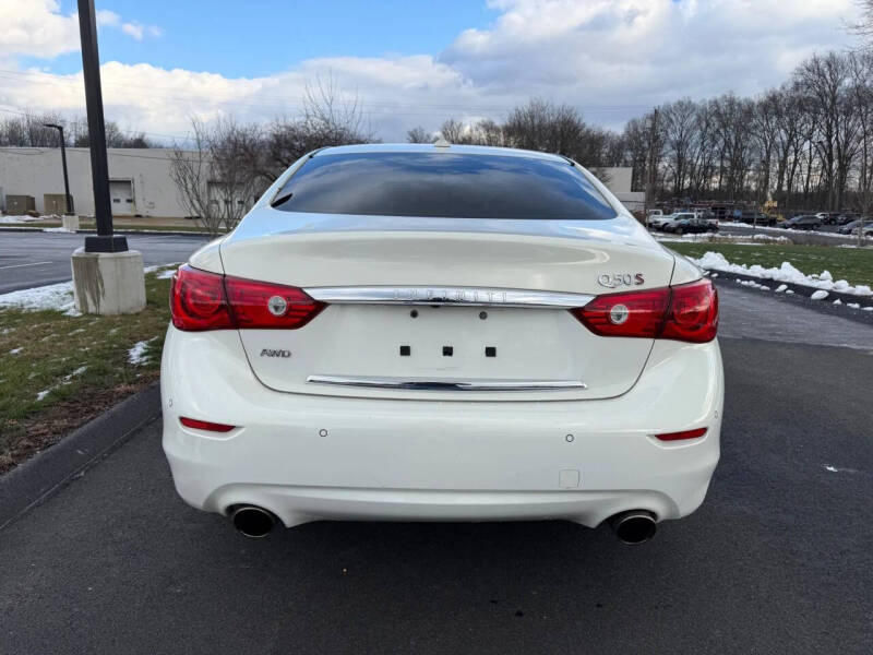 2015 Infiniti Q50