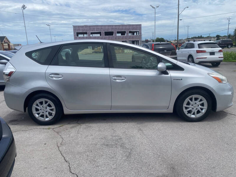 2012 Toyota Prius v Three
