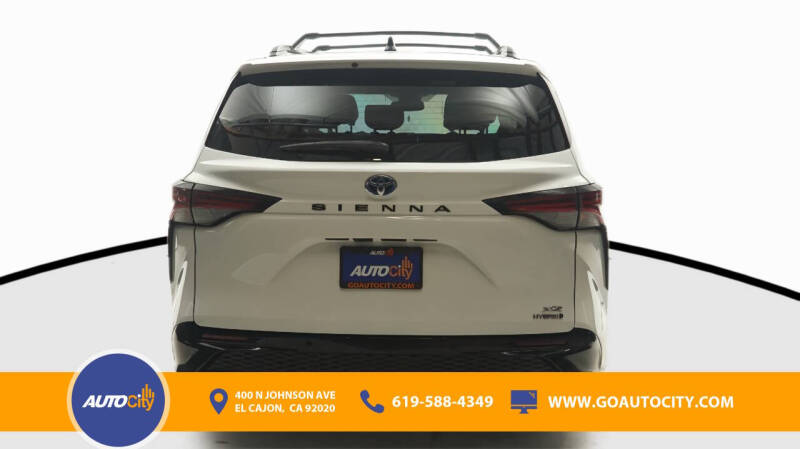 2023 Toyota Sienna XSE 7-Passenger