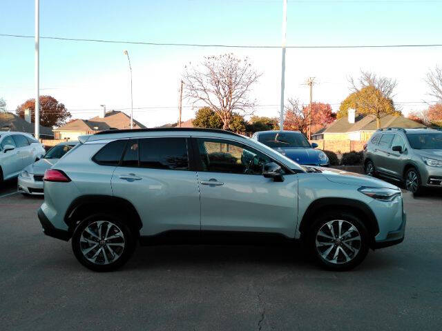 2025 Toyota Corolla Cross XLE