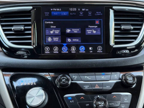 2017 Chrysler Pacifica Touring-L Plus