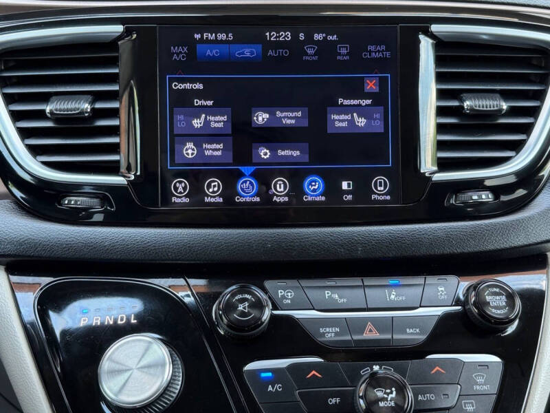 2017 Chrysler Pacifica Touring-L Plus