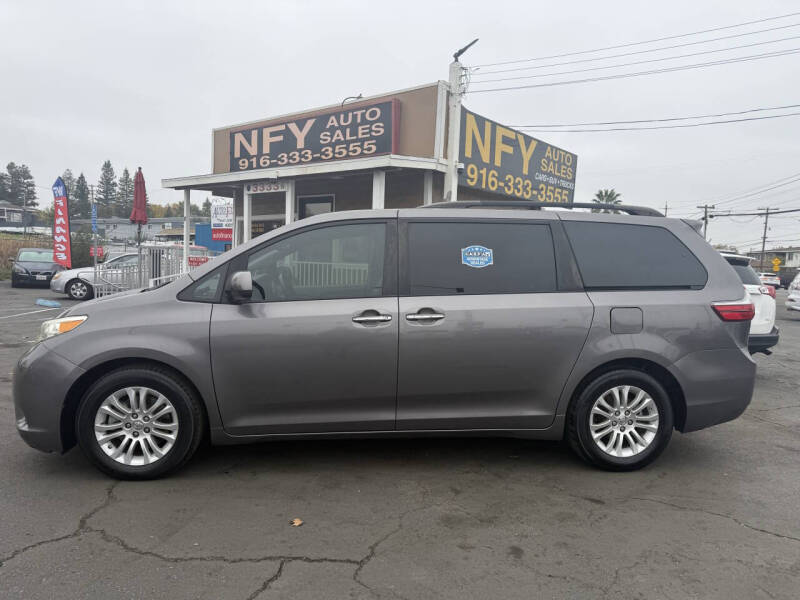 2015 Toyota Sienna XLE Premium 8-Passenger