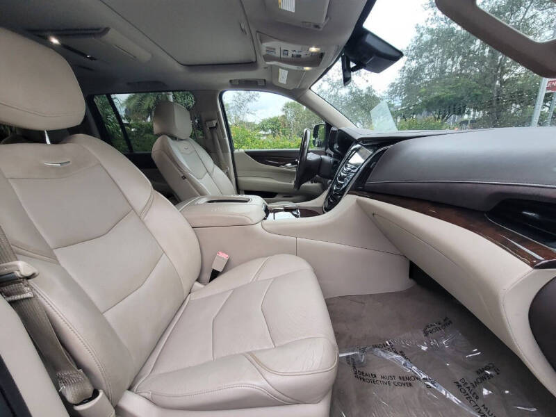 2016 Cadillac Escalade ESV Luxury Collection