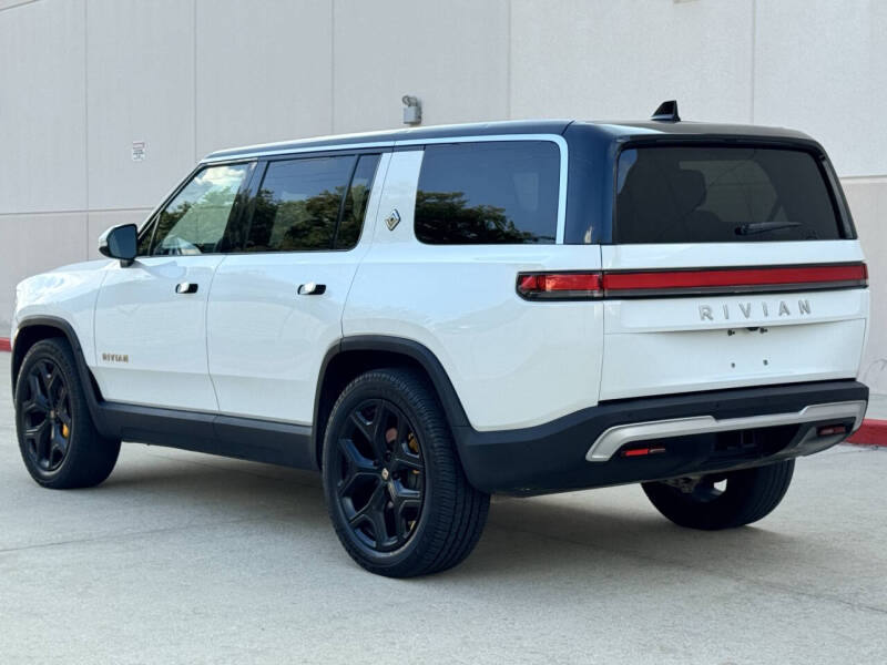 2022 Rivian R1S Launch Edition