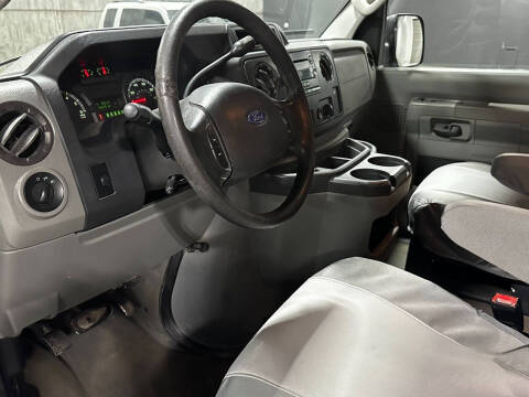 2009 Ford E-Series E-350 SD XLT