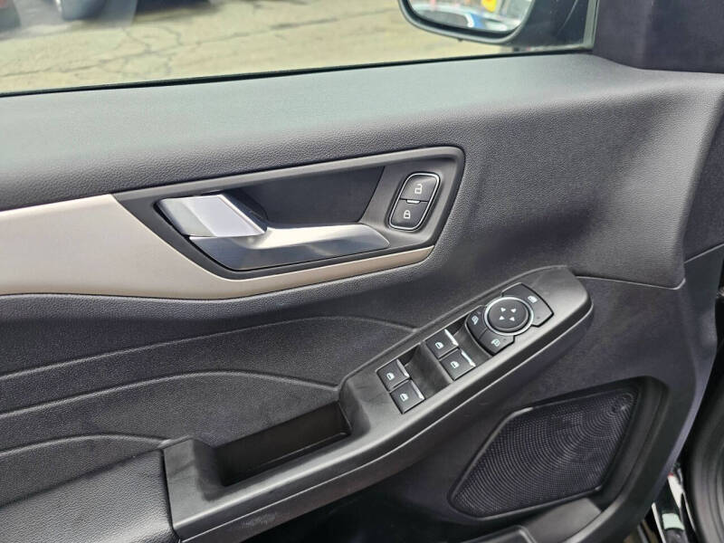 2022 Ford Escape SEL