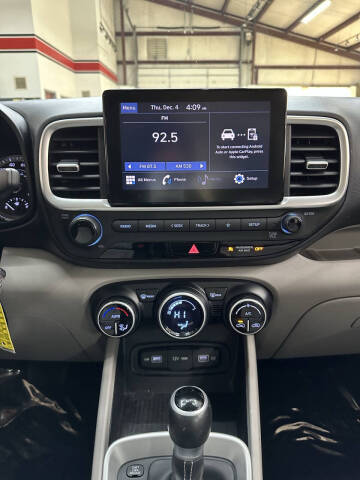 2022 Hyundai Venue SEL