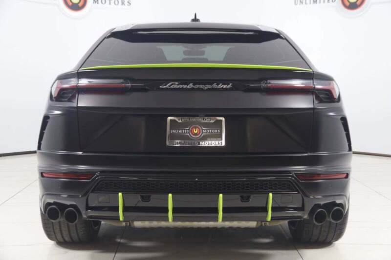 2022 Lamborghini Urus