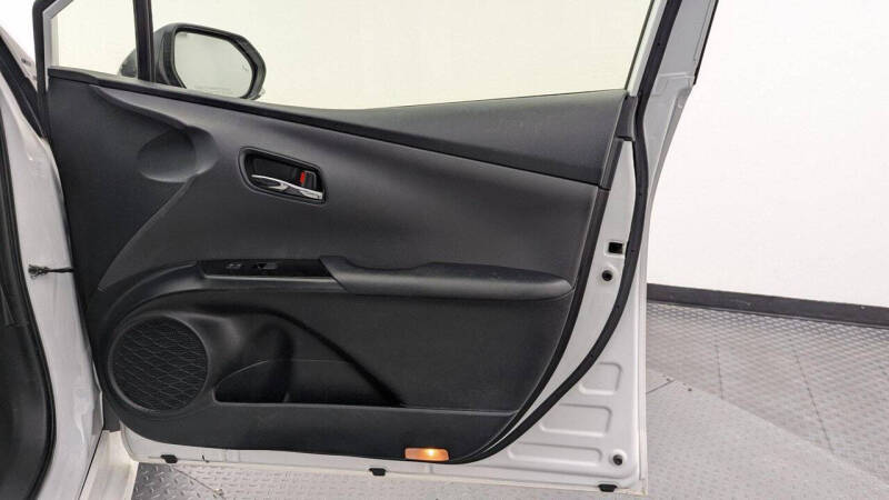 2022 Toyota Prius LE