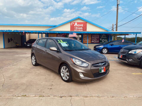 2012 Hyundai Accent SE