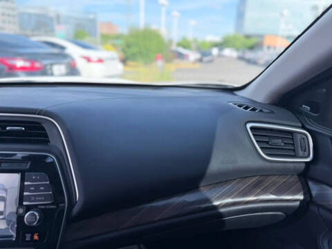 2017 Nissan Maxima Platinum