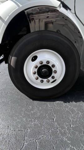 2018 Freightliner M2 106