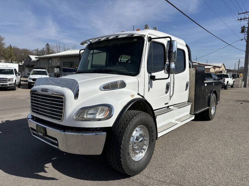 2017 Freightliner M2 106