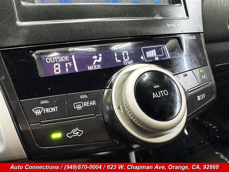 2014 Toyota Prius v Three