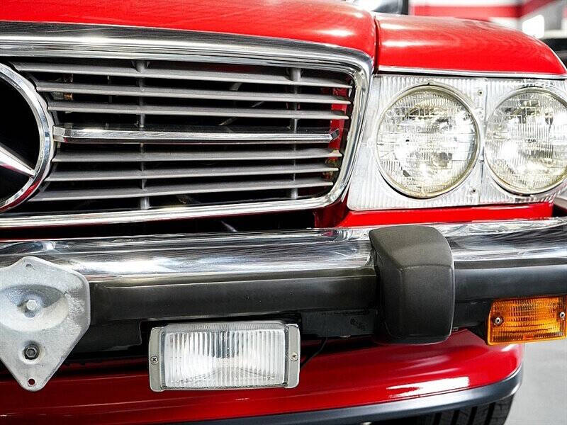 1989 Mercedes-Benz 560-Class 24