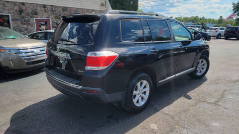 2011 Toyota Highlander SE