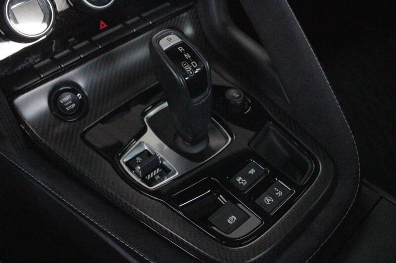 2017 Jaguar F-TYPE SVR