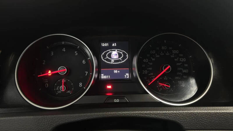 2017 Volkswagen Golf GTI Sport