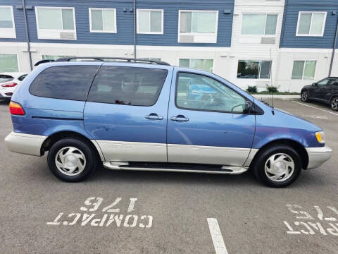 2000 Toyota Sienna