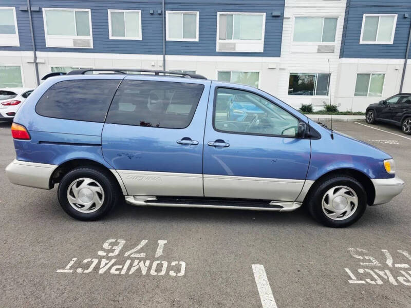 2000 Toyota Sienna